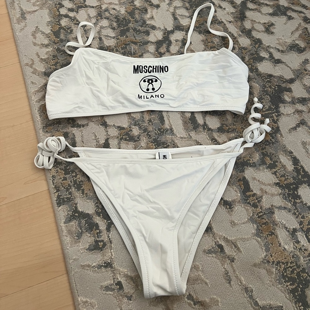 Moschino bikini set 🤍